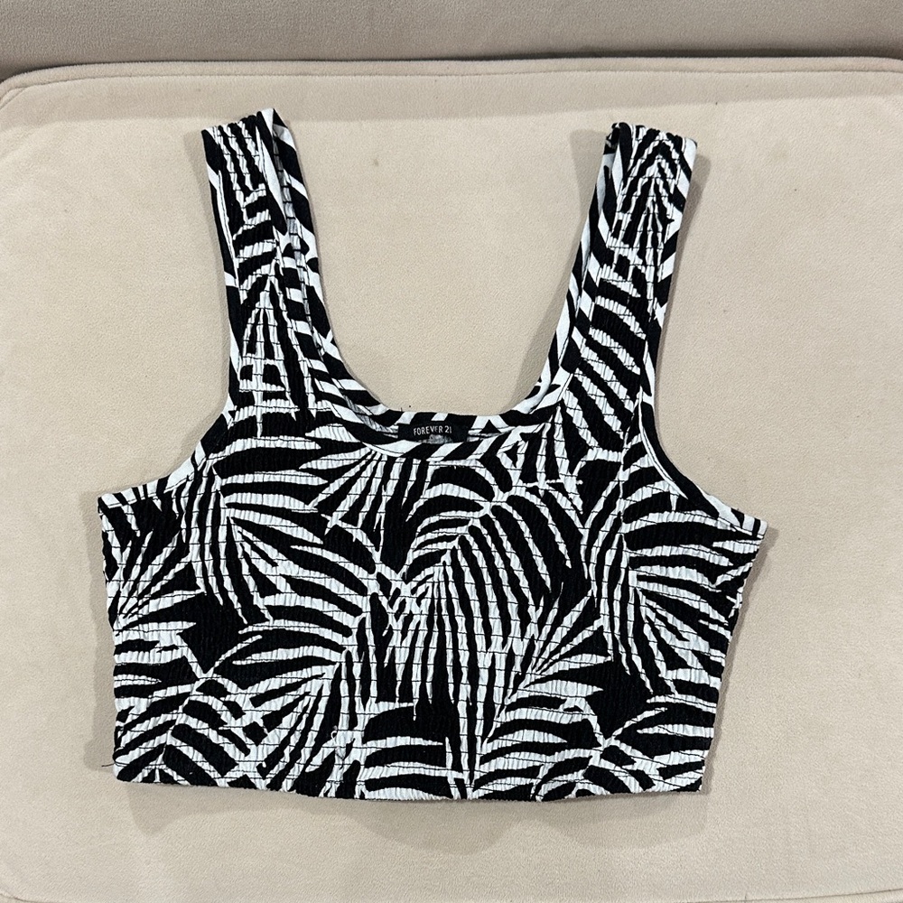 Monochrome Leaf-Print Crop Tank